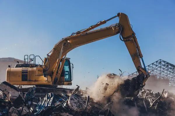 Gravemaskin i arbeid
